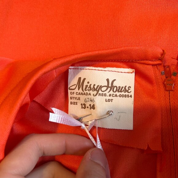 1970s Red polyester prom dress and cover up matching set - Made in Canada by Mis - Picture 11 of 16